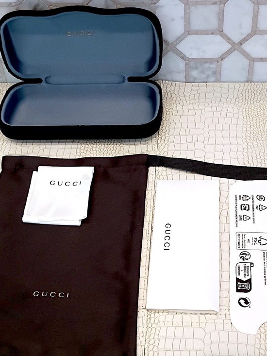 Authentic Brand New XL Black Velvet Glass Case w/ Guuci Pouch & Gucci Cloth main image 5